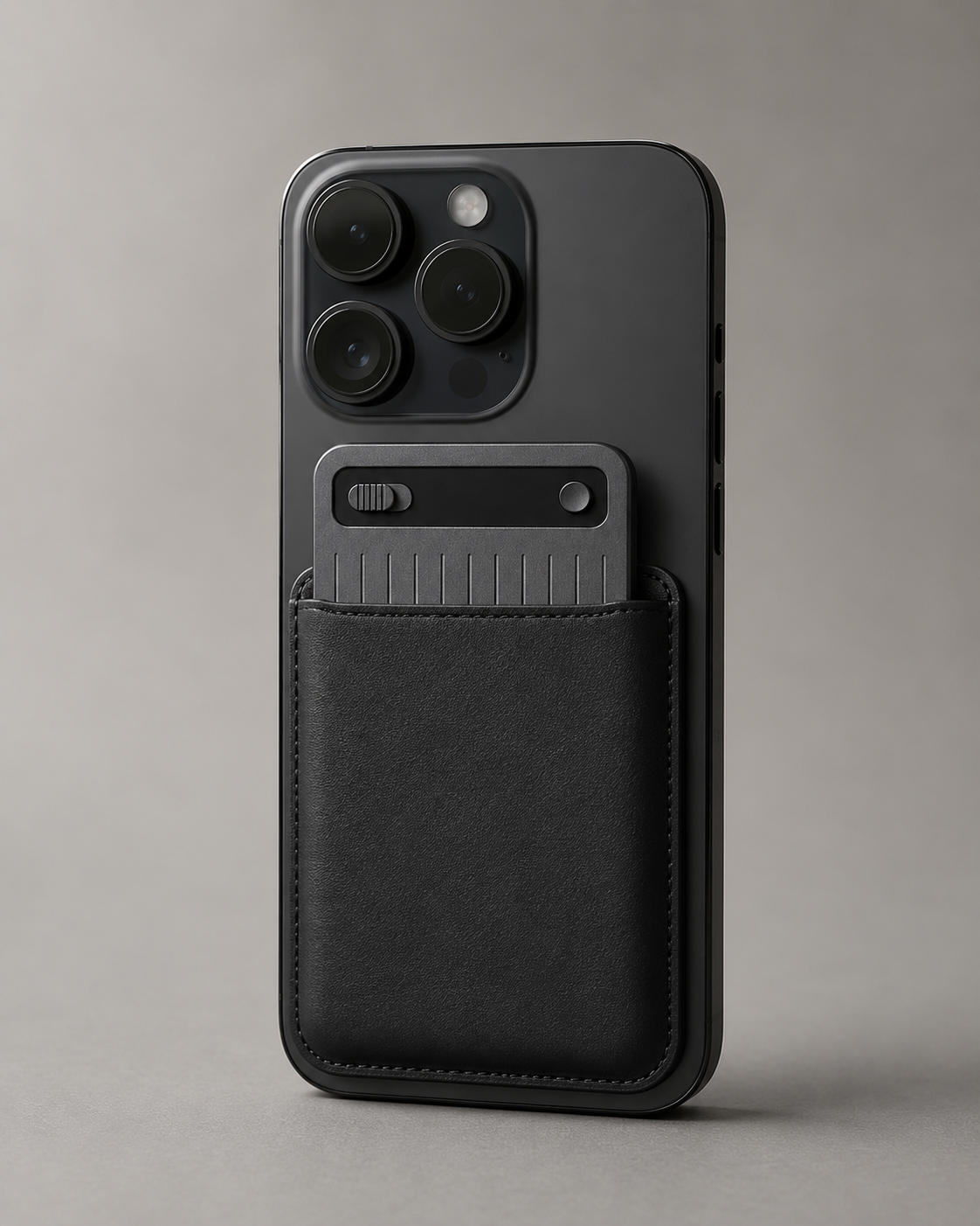 Meetwise Pro on the back of a phone with MagSafe